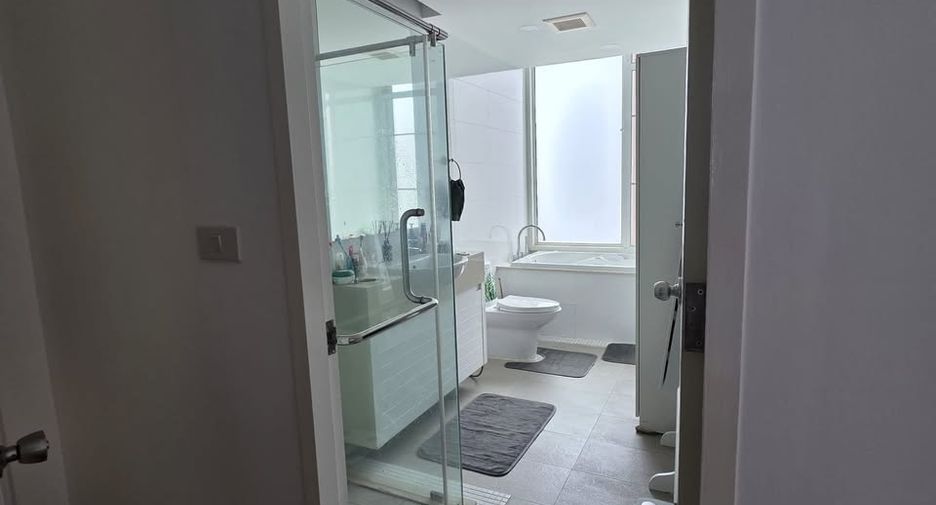 Wohnung zum Kauf mit 3 Zimmer in Khlong Toei, Bangkok