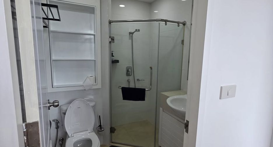 Wohnung zum Kauf mit 3 Zimmer in Khlong Toei, Bangkok