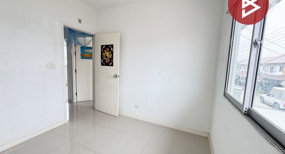 For sale 3 bedrooms townhouse in Mueang Pathum Thani, Pathum Thani