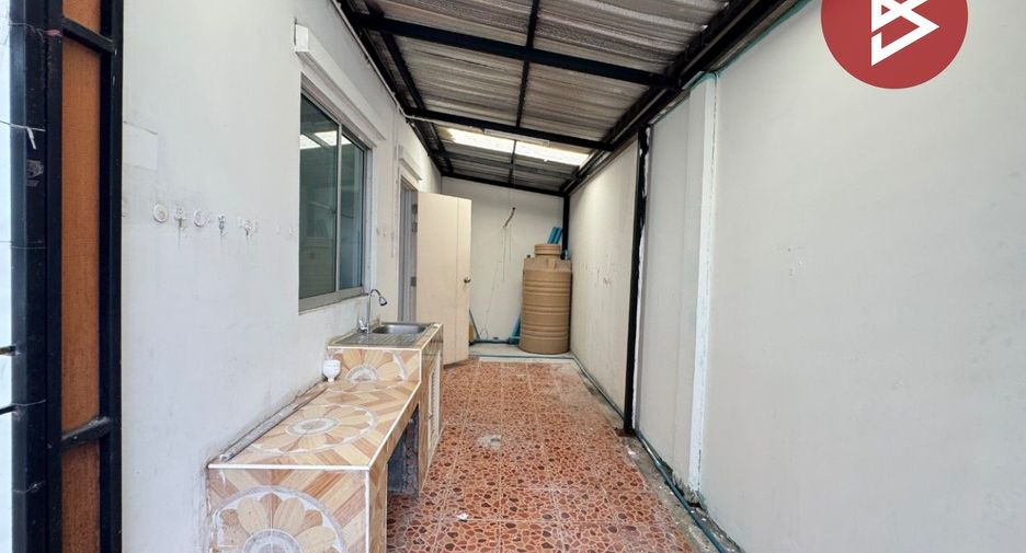 For sale 3 bedrooms townhouse in Mueang Pathum Thani, Pathum Thani