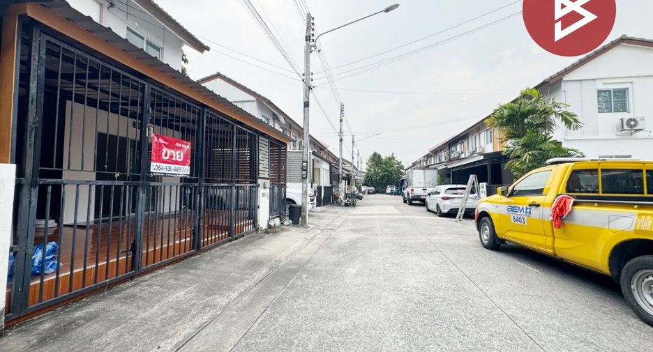 For sale 3 bedrooms townhouse in Mueang Pathum Thani, Pathum Thani