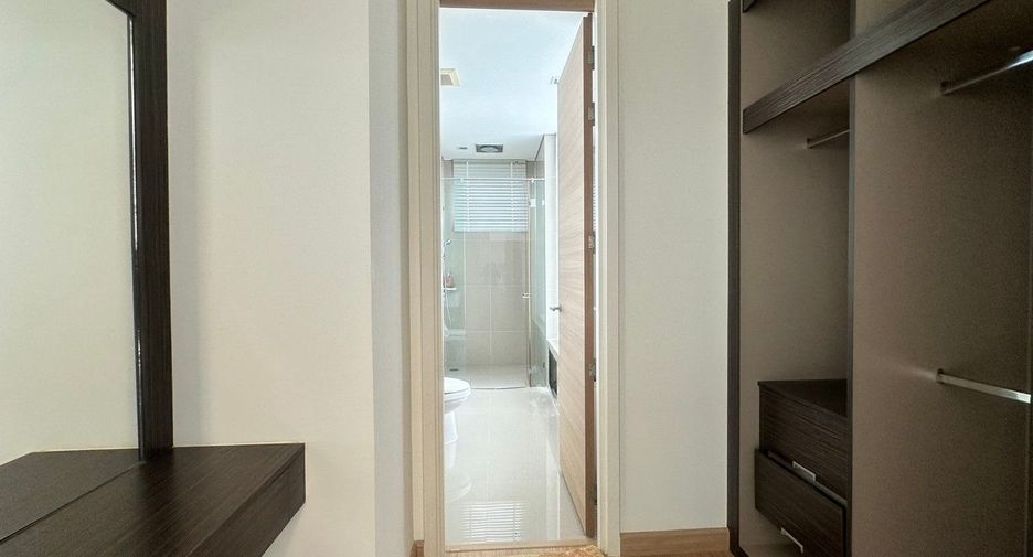 For rent 2 bedrooms condo in Bang Lamung, Chonburi