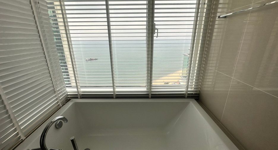 For rent 2 bedrooms condo in Bang Lamung, Chonburi