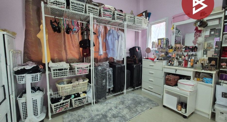 Casa en venta de 3 habitaciones en Phan Thong, Chonburi