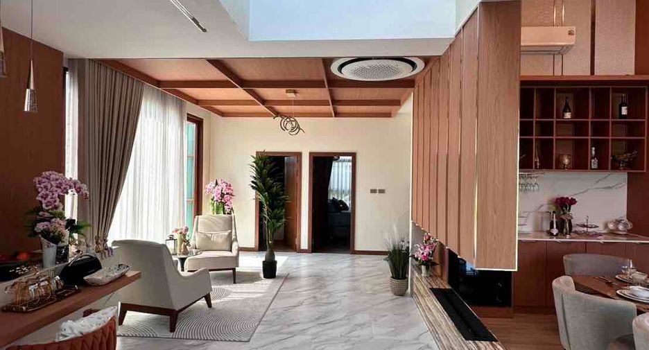 Haus zum Kauf mit 5 Zimmer in Bang Lamung, Chonburi