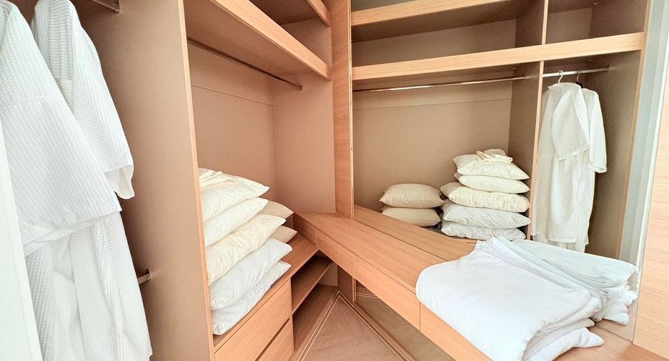 For rent 3 bedrooms condo in Bang Lamung, Chonburi
