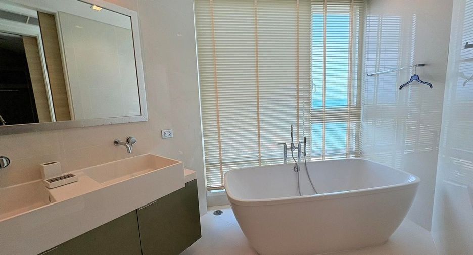For rent 3 bedrooms condo in Bang Lamung, Chonburi