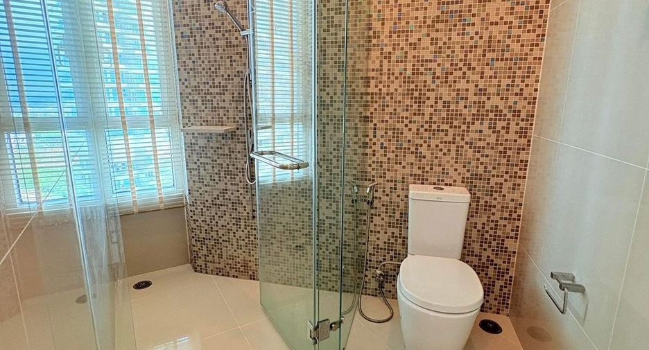 For rent 3 bedrooms condo in Bang Lamung, Chonburi