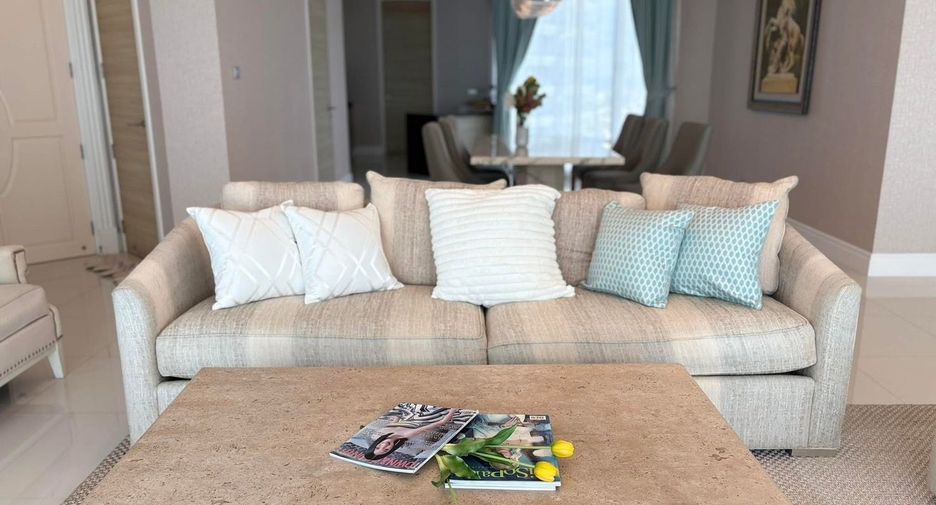 For rent 3 bedrooms condo in Bang Lamung, Chonburi