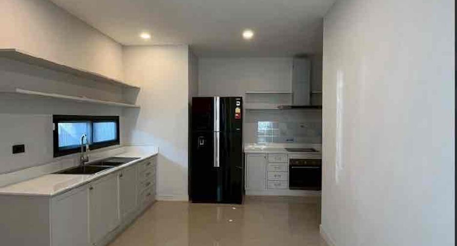 For rent 3 ベッドルーム villa in Bang Lamung, Chonburi