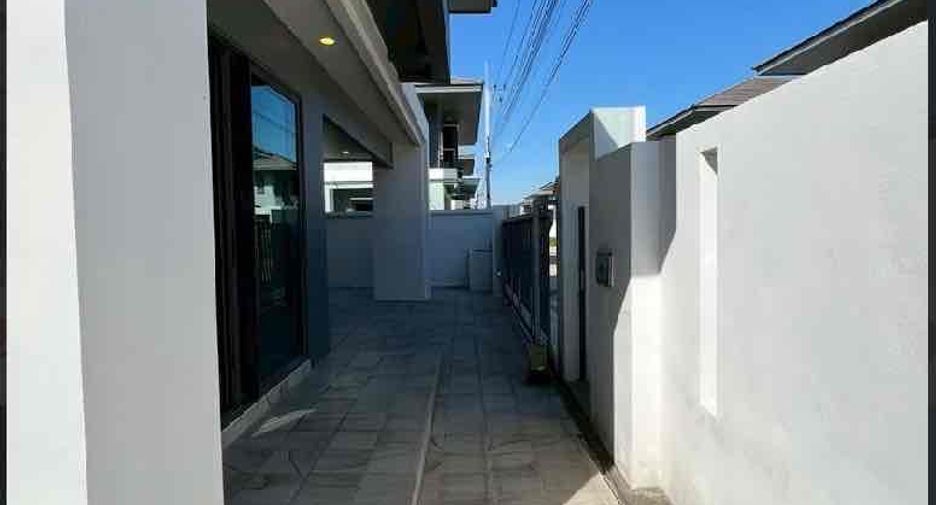 For rent 3 ベッドルーム villa in Bang Lamung, Chonburi