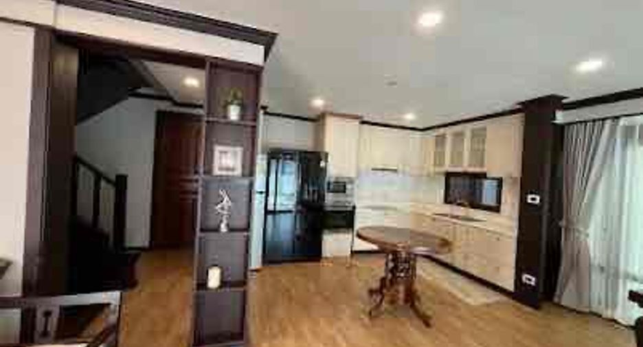 For rent 6 bedrooms villa in Bang Lamung, Chonburi