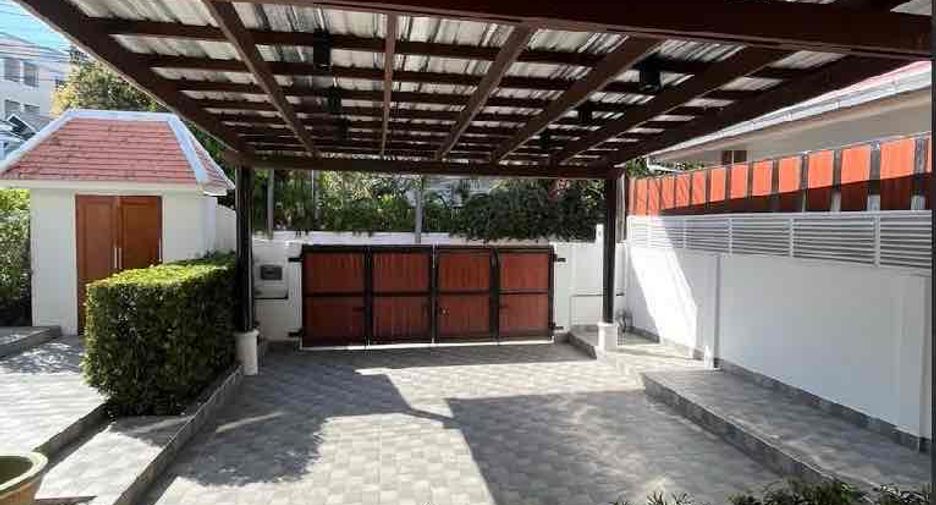 For rent 6 bedrooms villa in Bang Lamung, Chonburi
