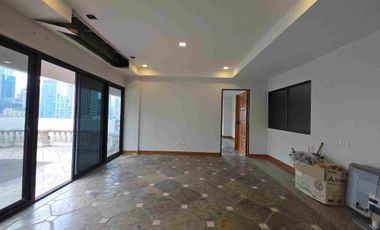 For sale 3 bedrooms condo in Watthana, Bangkok