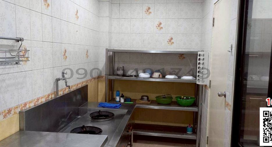 For rent 3 bedrooms townhouse in Prawet, Bangkok