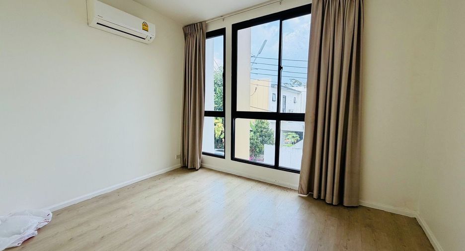 For sale 3 bedrooms house in Khlong Luang, Pathum Thani