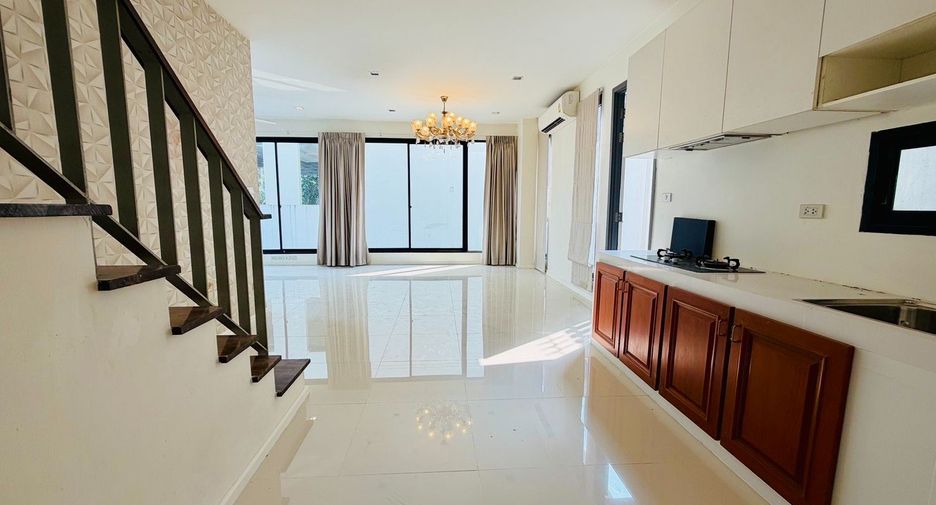 For sale 3 bedrooms house in Khlong Luang, Pathum Thani