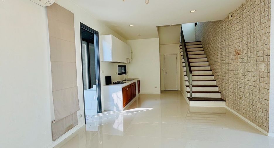 For sale 3 bedrooms house in Khlong Luang, Pathum Thani