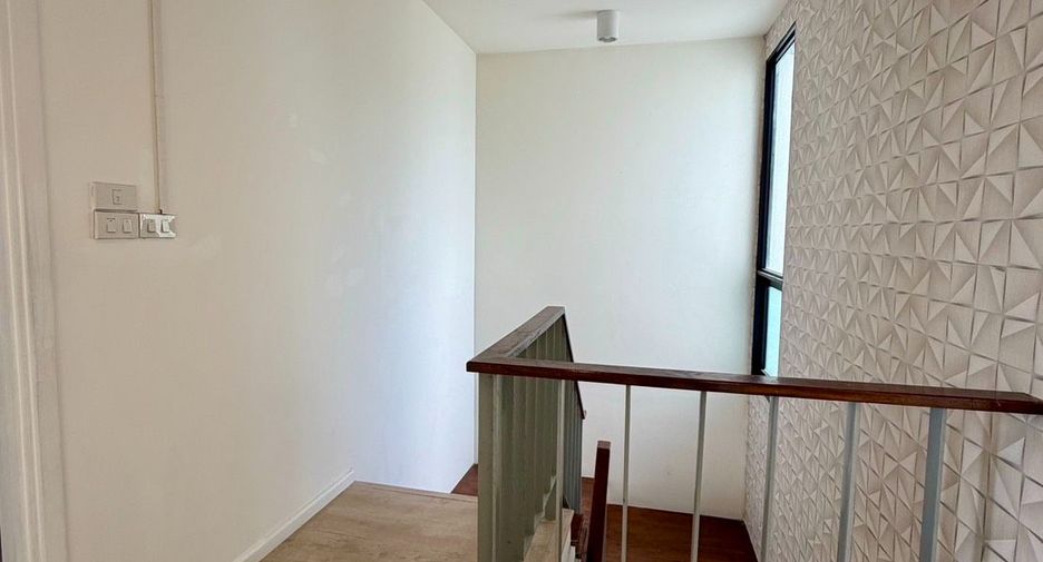 For sale 3 bedrooms house in Khlong Luang, Pathum Thani