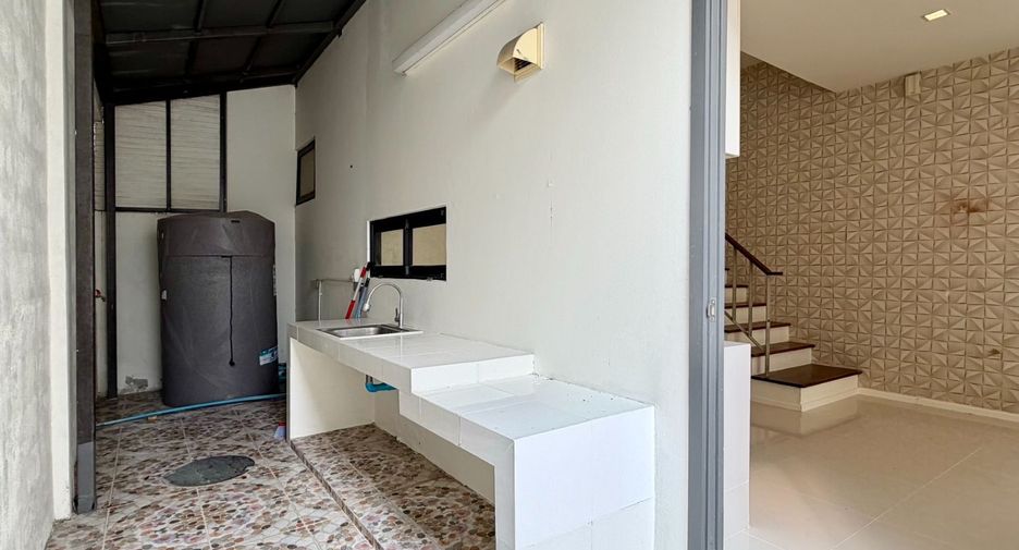 For sale 3 bedrooms house in Khlong Luang, Pathum Thani