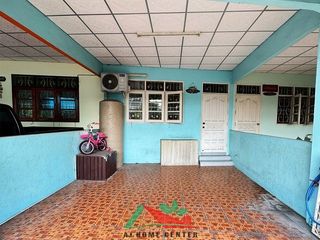 Casa adosada en venta de 2 habitaciones en Krathum Baen, Samut Sakhon