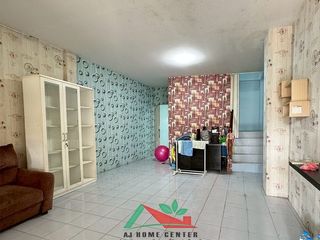 Casa adosada en venta de 2 habitaciones en Krathum Baen, Samut Sakhon