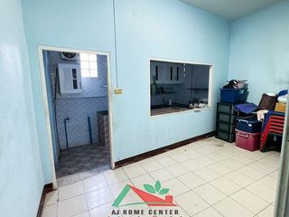 Casa adosada en venta de 2 habitaciones en Krathum Baen, Samut Sakhon
