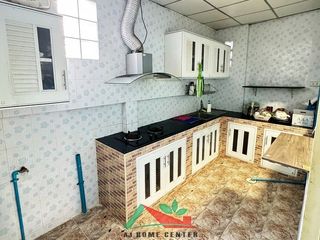 Casa adosada en venta de 2 habitaciones en Krathum Baen, Samut Sakhon