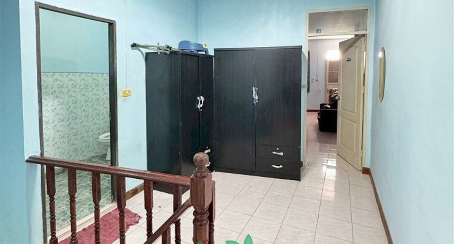 Casa adosada en venta de 2 habitaciones en Krathum Baen, Samut Sakhon