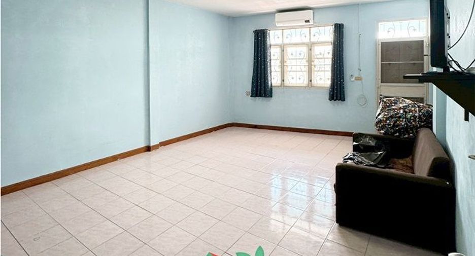 Casa adosada en venta de 2 habitaciones en Krathum Baen, Samut Sakhon