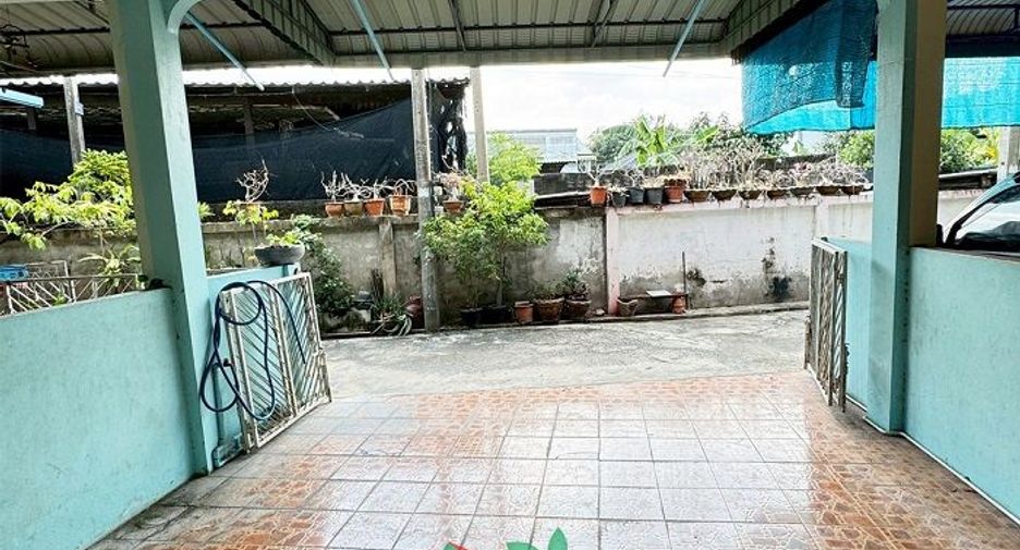 Casa adosada en venta de 2 habitaciones en Krathum Baen, Samut Sakhon
