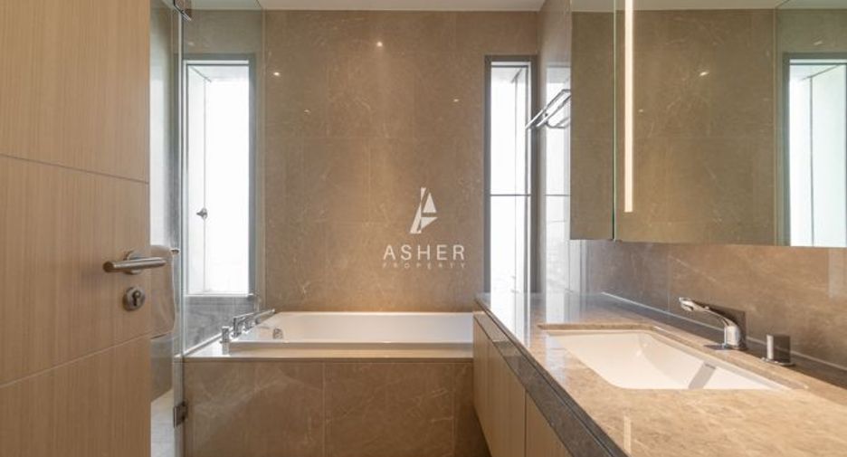 For rent 2 bedrooms condo in Khlong San, Bangkok
