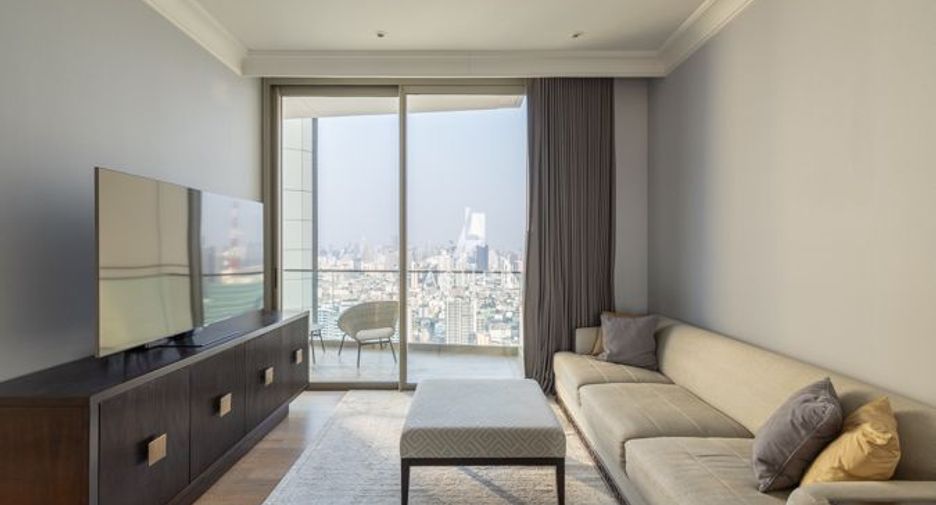 For rent 2 bedrooms condo in Khlong San, Bangkok
