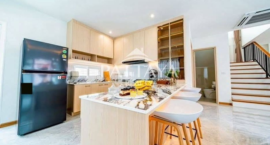 Casa en venta de 4 habitaciones en Bang Lamung, Chonburi