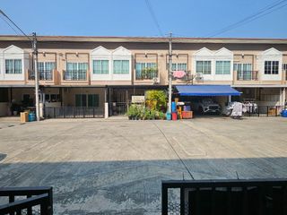 Продажа 4 спальни таунхаус в Khlong Luang, Патумтани