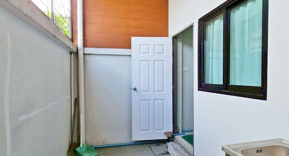 For sale 2 ベッドルーム retail Space in Mueang Chon Buri, Chonburi
