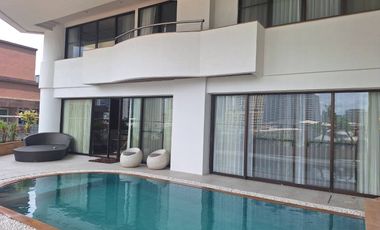 ให้เช่า 4 ห้องนอน คอนโด ใน คลองเตย, กรุงเทพฯ