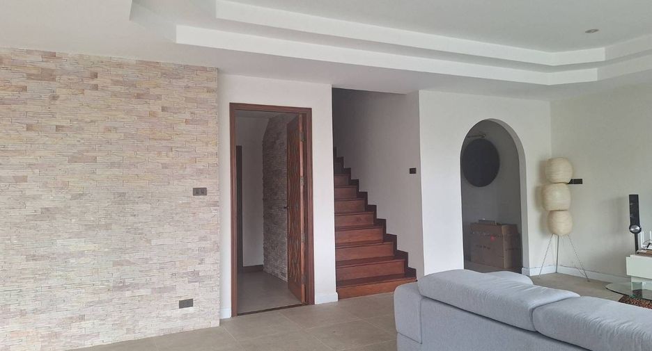 Condo en alquiler de 4 habitaciones en Khlong Toei, Bangkok