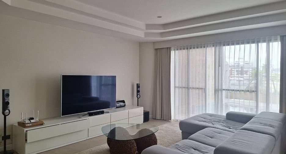 Condo en alquiler de 4 habitaciones en Khlong Toei, Bangkok
