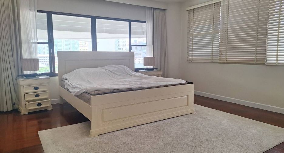 Condo en alquiler de 4 habitaciones en Khlong Toei, Bangkok