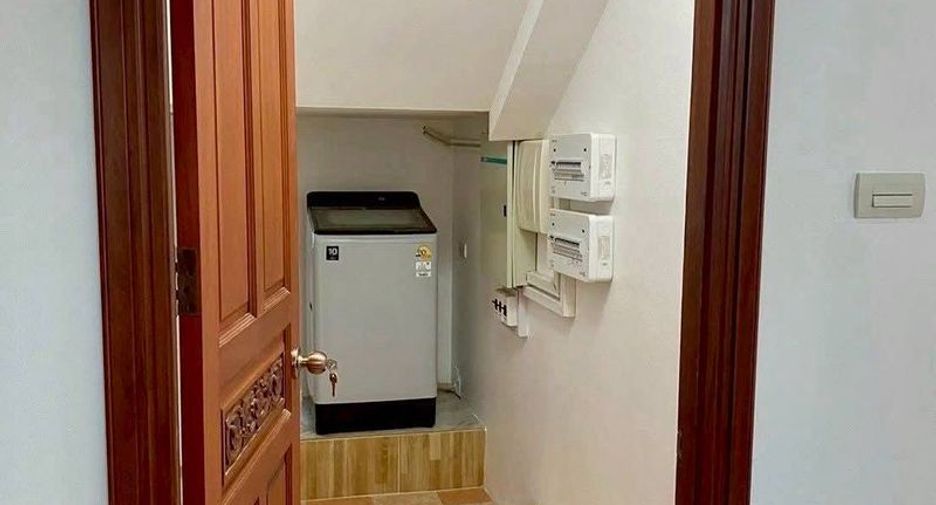 For rent 4 bedrooms house in Jomtien, Pattaya