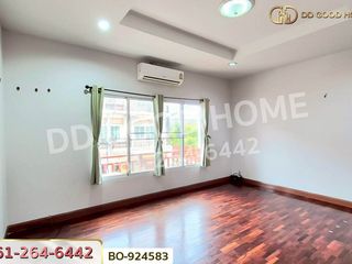 For rent and for sale 4 bedrooms townhouse in Mueang Nonthaburi, Nonthaburi