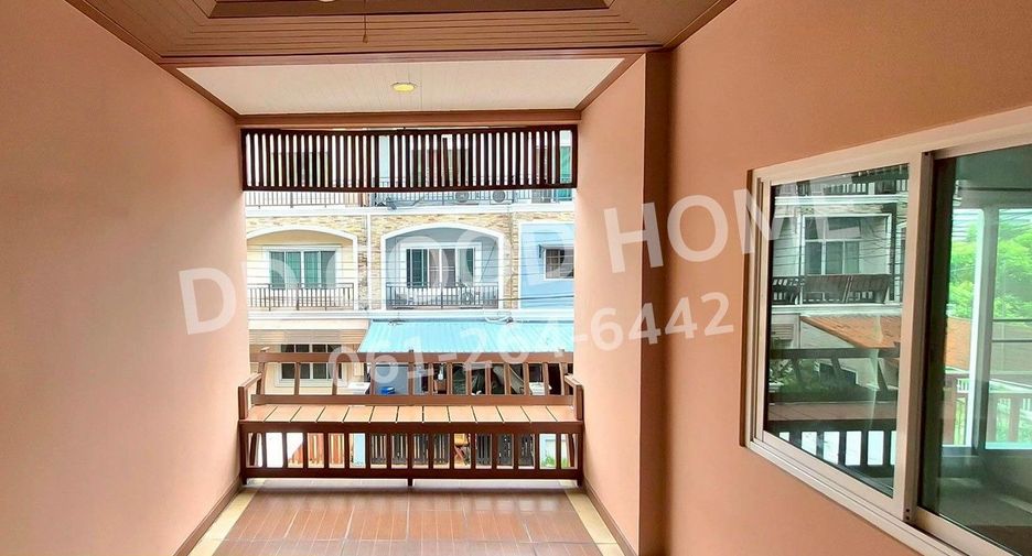 For rent and for sale 4 bedrooms townhouse in Mueang Nonthaburi, Nonthaburi