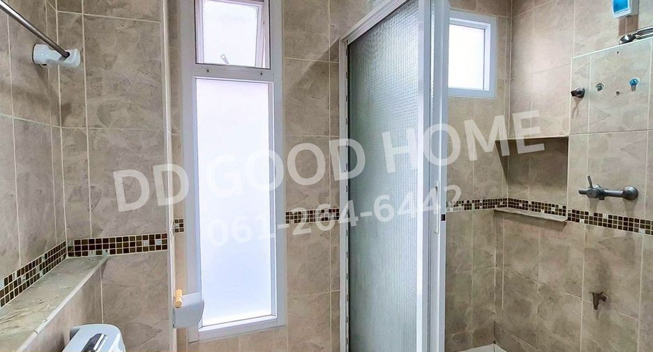 For rent and for sale 4 bedrooms townhouse in Mueang Nonthaburi, Nonthaburi