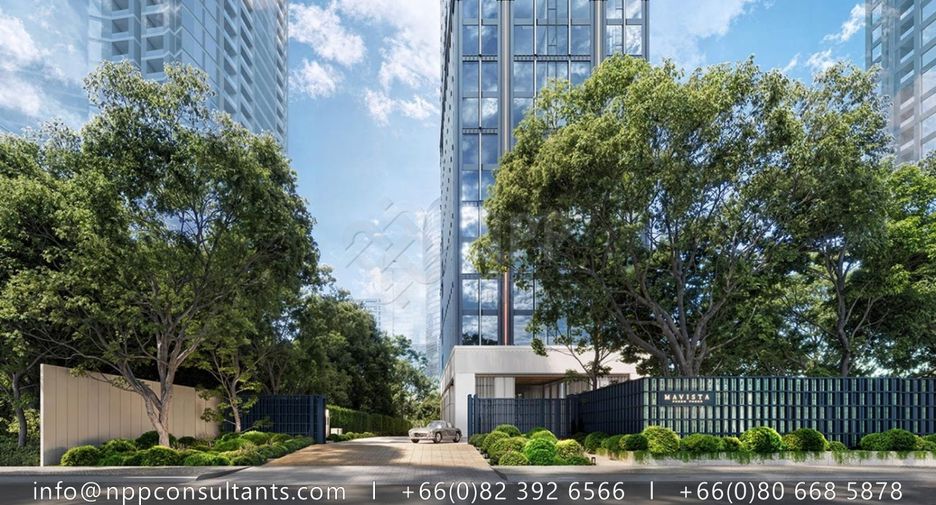 For sale 4 bedrooms condo in Khlong Toei, Bangkok