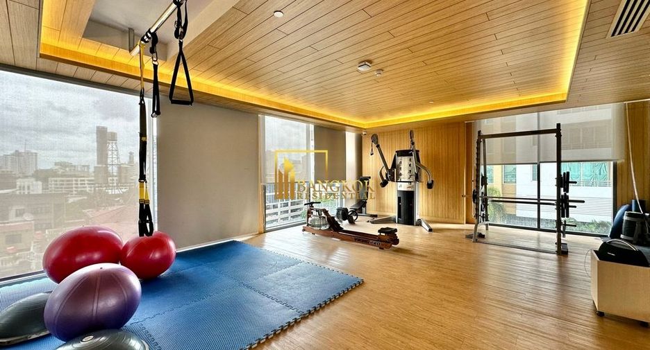 For rent 1 bed serviced apartment in Watthana, Bangkok