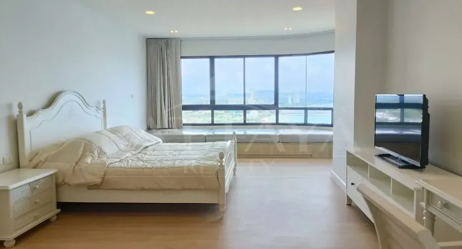 For rent 3 bedrooms condo in Sattahip, Chonburi