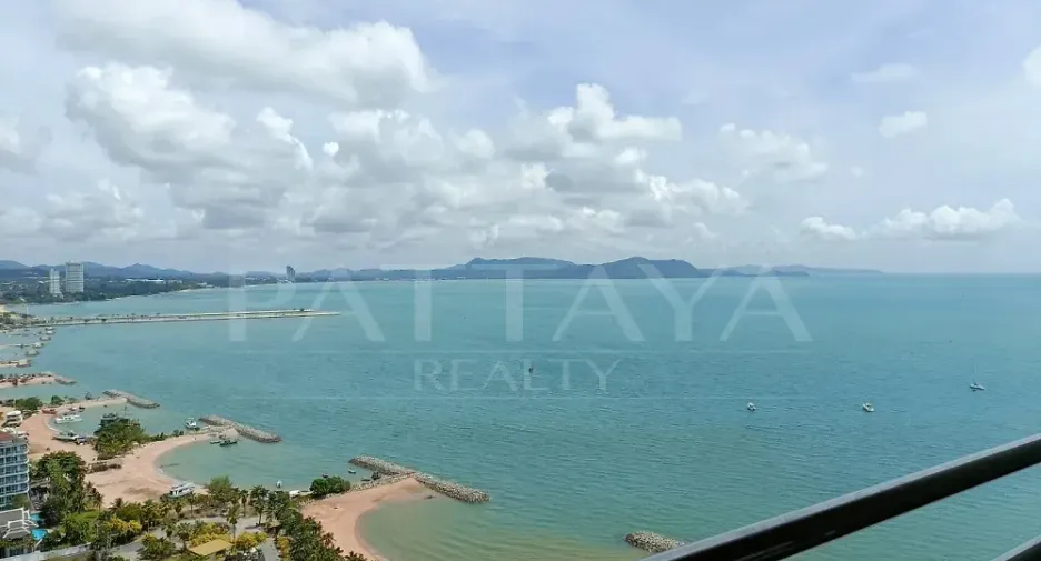 For rent 3 bedrooms condo in Sattahip, Chonburi