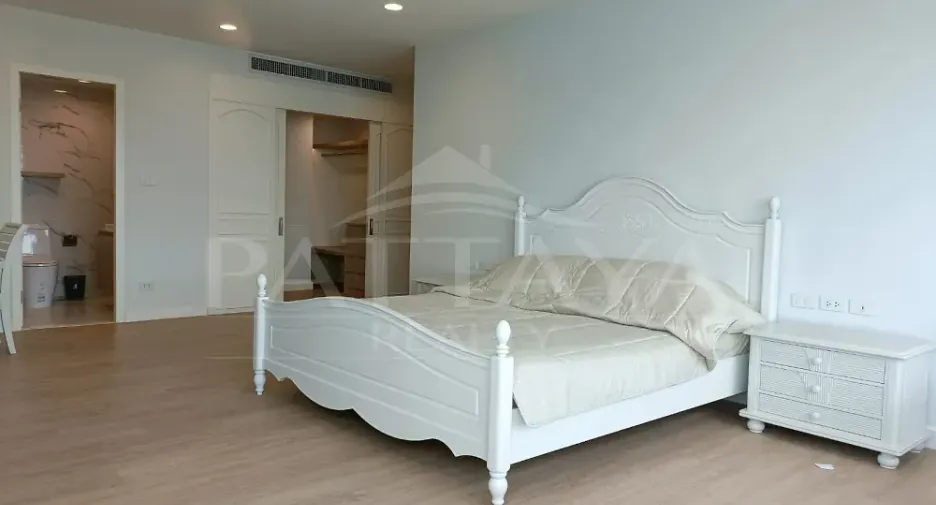 For rent 3 bedrooms condo in Sattahip, Chonburi