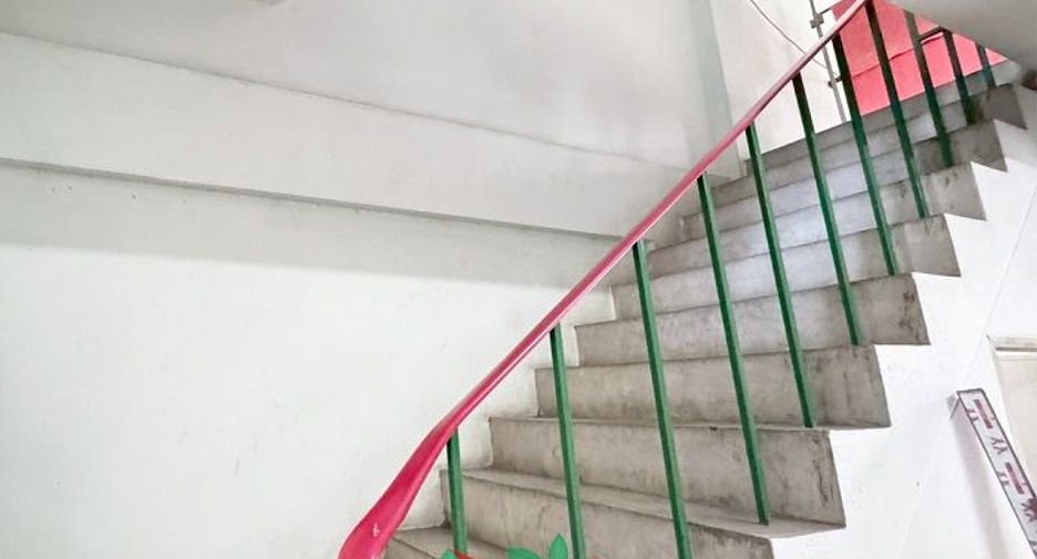 Gewerbefläche zum Kauf mit 1 Zimmer in Krathum Baen, Samut Sakhon
